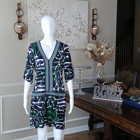 Women's Vibrant Geometric Print V-Neck Dress By BCBGMAXAZRIA. Size S - Picture 10 of 17